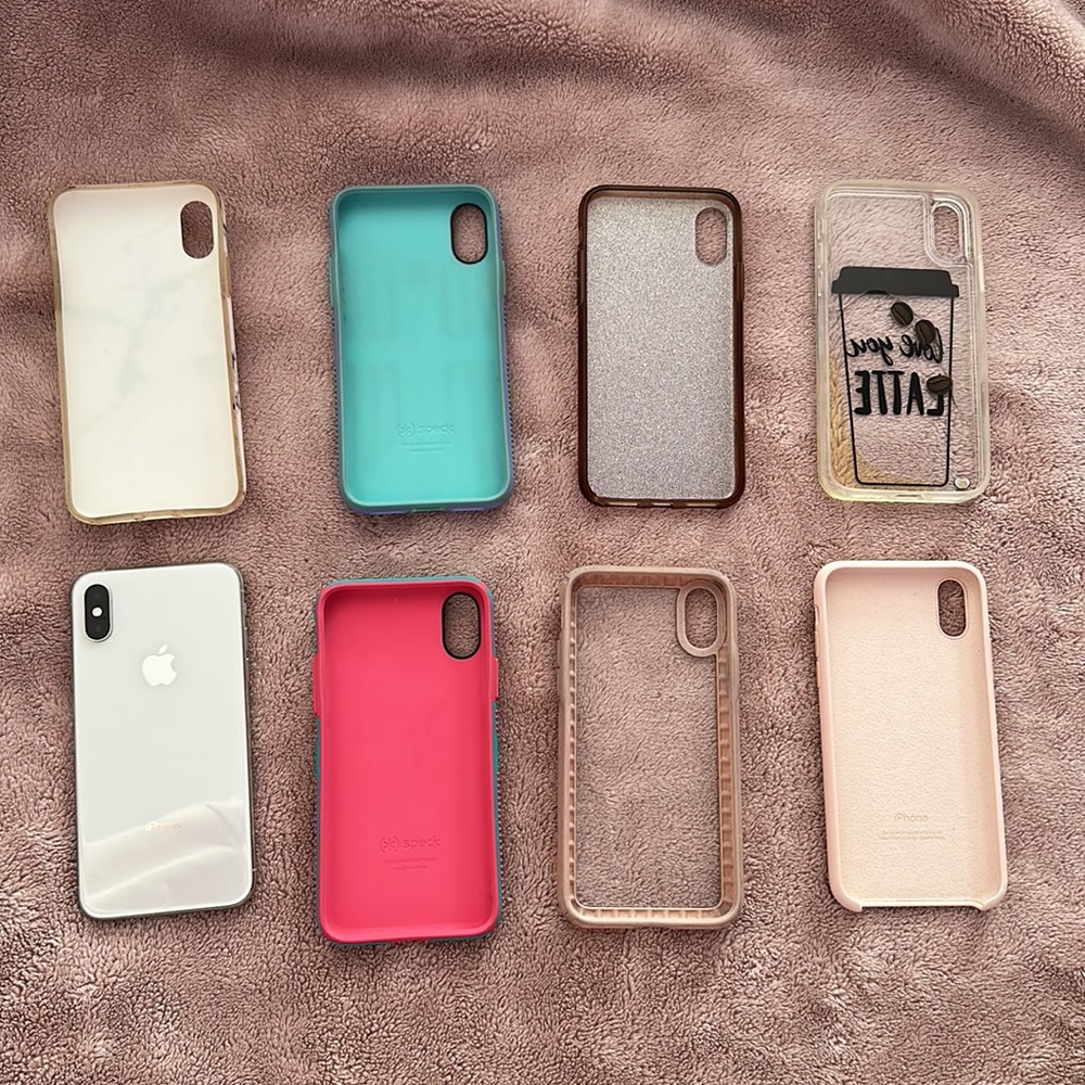 IPhone XS 64GB unlocked with cases - Picture 14 of 16